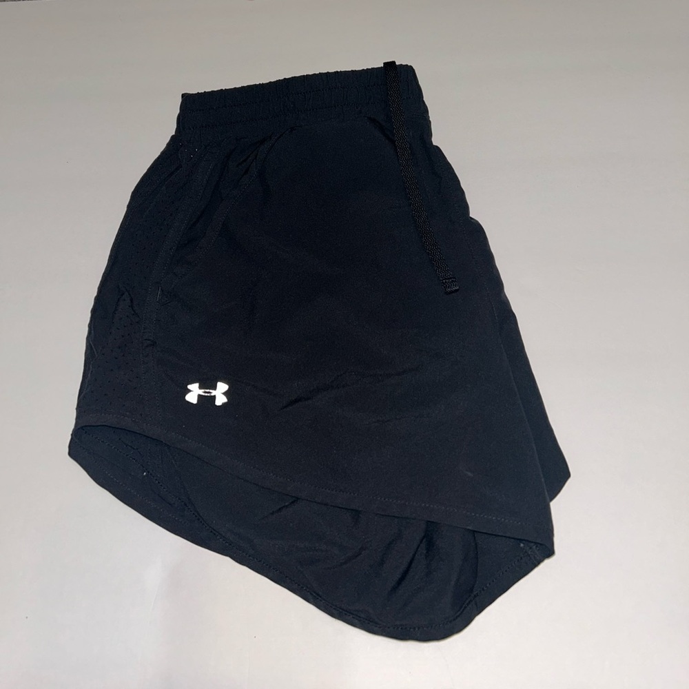 Nike women’s dri-fit mid rise shorts